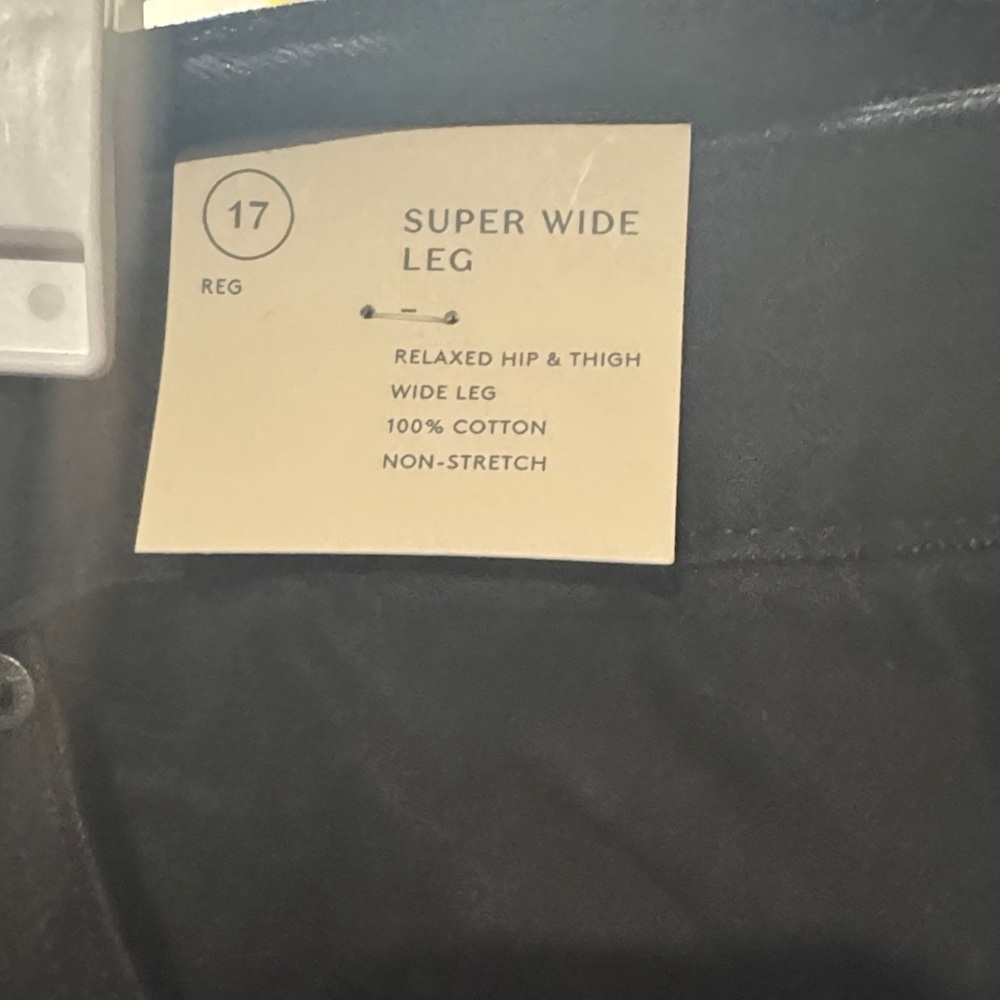 Universal Thread Black Flare & Wide Leg Jeans - Picture 3 of 4